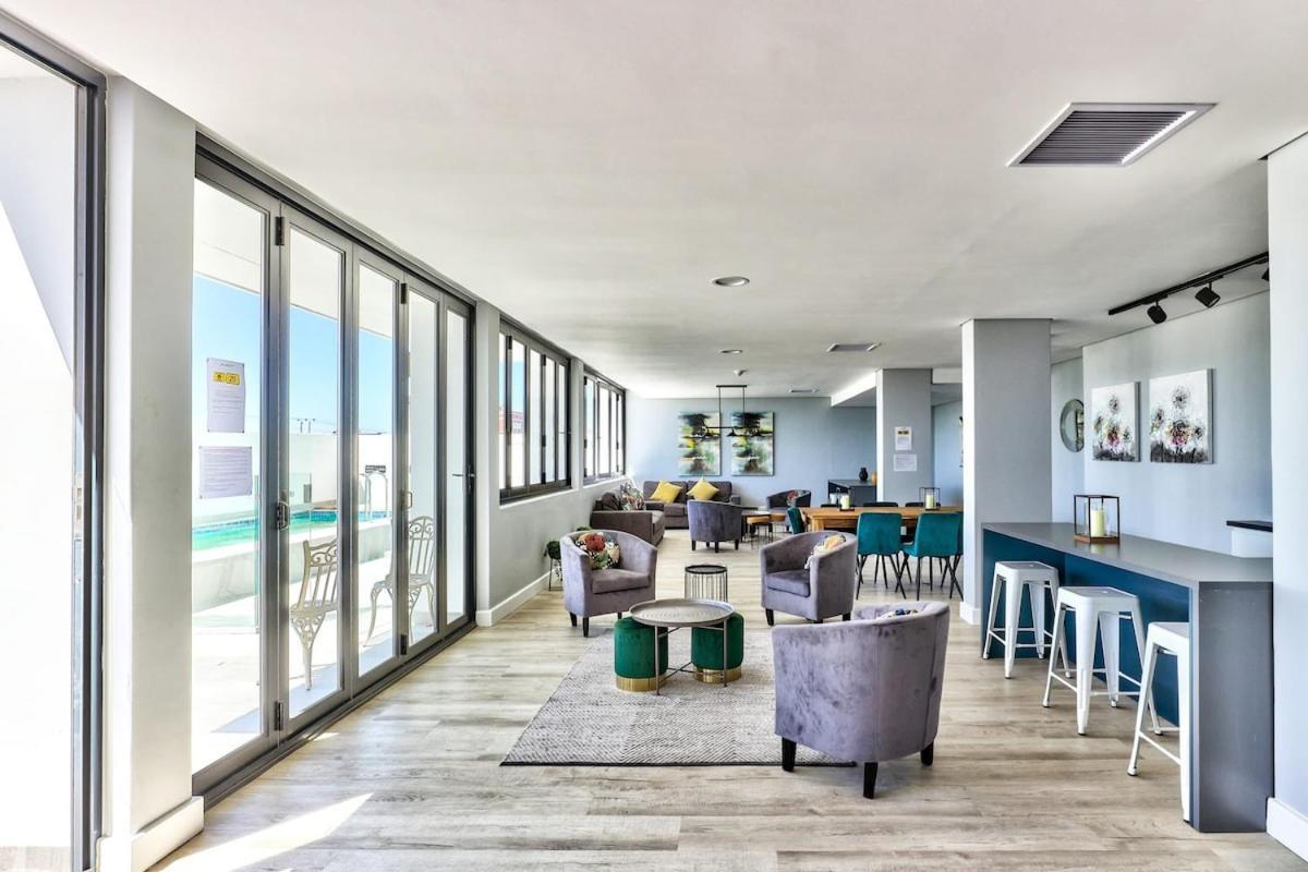 Woodstock With Mountain Views Pool Apartment *